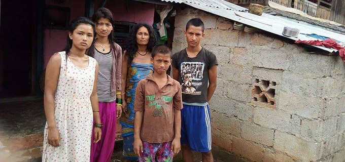 Tara Namaste Familie Sansani Gaire